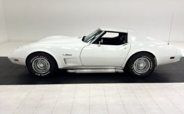 Unknown-Corvette-1974-Classic-White-Black