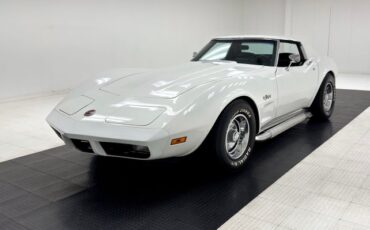 Unknown-Corvette-1974-Classic-White-Black-4
