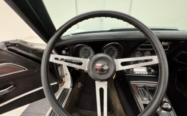 Unknown-Corvette-1974-Classic-White-Black-42