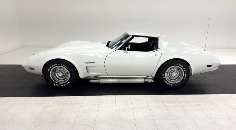Unknown-Corvette-1974-Classic-White-Black