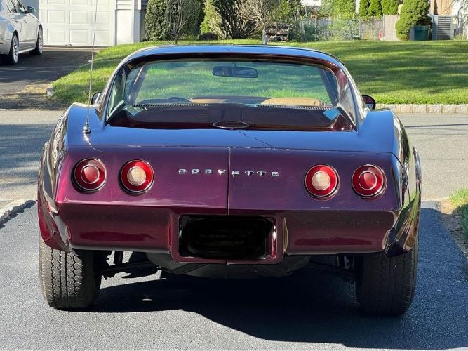 Unknown-Corvette-1974-Dark-Cherry-Metallic-1