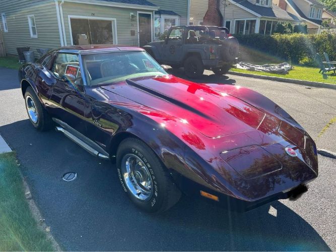 Unknown-Corvette-1974-Dark-Cherry-Metallic-3