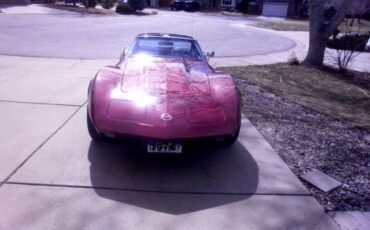 Unknown-Corvette-1974-Medium-Red-Metallic-Silver-Leather-11