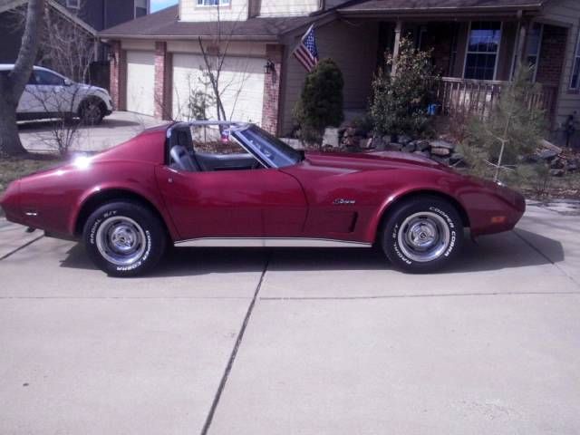 Unknown-Corvette-1974-Medium-Red-Metallic-Silver-Leather-12