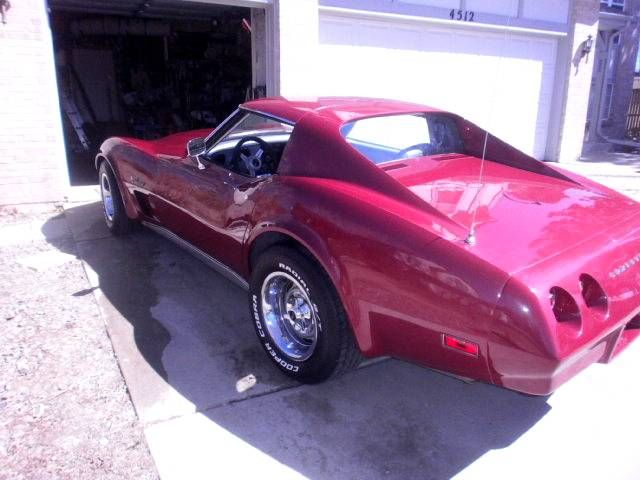 Unknown-Corvette-1974-Medium-Red-Metallic-Silver-Leather-15