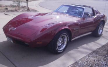 Unknown-Corvette-1974-Medium-Red-Metallic-Silver-Leather