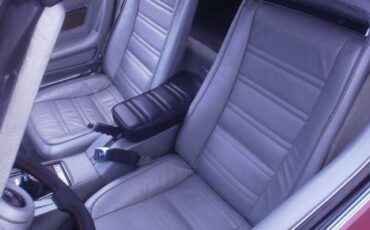 Unknown-Corvette-1974-Medium-Red-Metallic-Silver-Leather-8