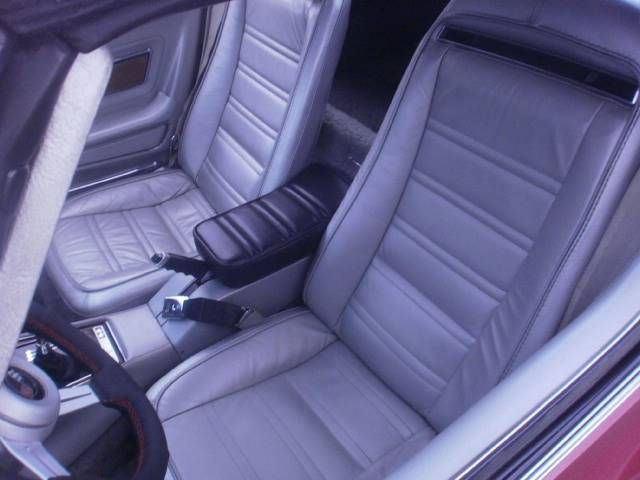 Unknown-Corvette-1974-Medium-Red-Metallic-Silver-Leather-8