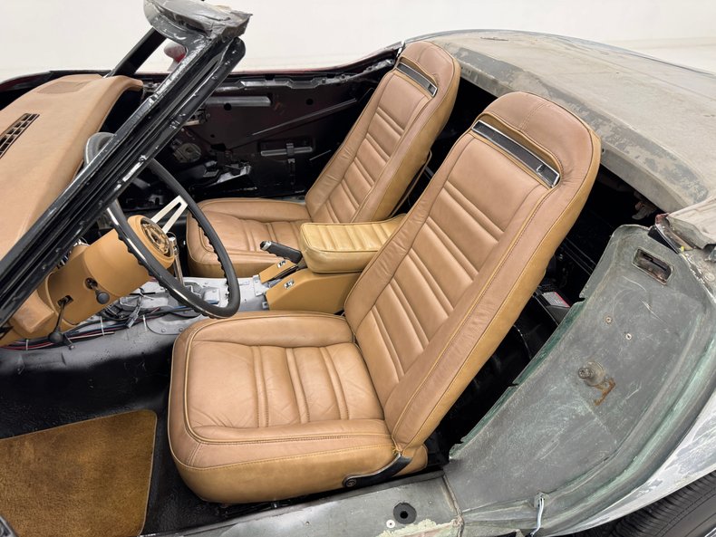 Unknown-Corvette-1974-Primer-Gray-Medium-Saddle-11