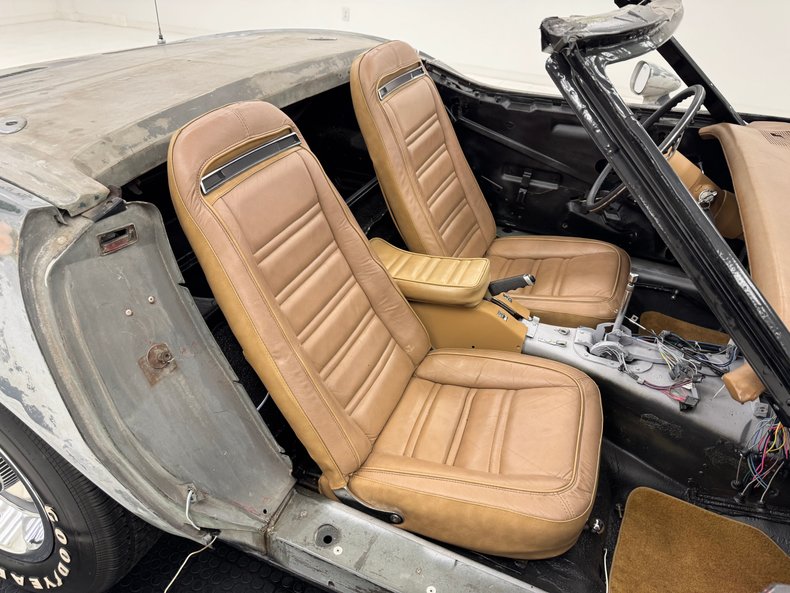 Unknown-Corvette-1974-Primer-Gray-Medium-Saddle-14