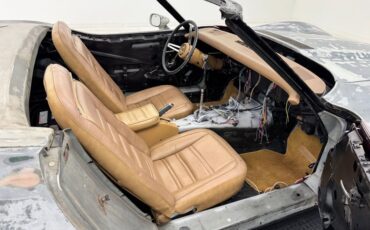 Unknown-Corvette-1974-Primer-Gray-Medium-Saddle-15