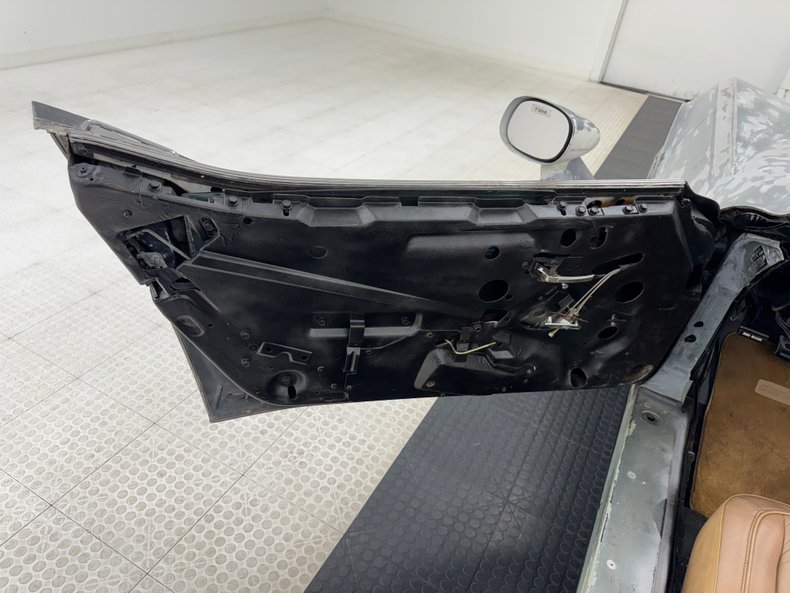 Unknown-Corvette-1974-Primer-Gray-Medium-Saddle-16