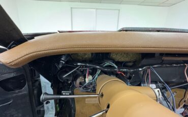 Unknown-Corvette-1974-Primer-Gray-Medium-Saddle-18