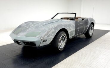 Unknown-Corvette-1974-Primer-Gray-Medium-Saddle-2