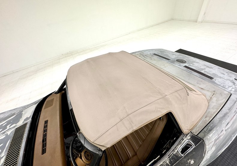 Unknown-Corvette-1974-Primer-Gray-Medium-Saddle-22