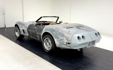 Unknown-Corvette-1974-Primer-Gray-Medium-Saddle-24