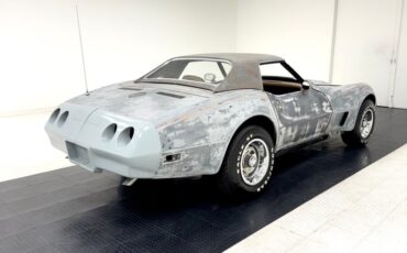 Unknown-Corvette-1974-Primer-Gray-Medium-Saddle-26