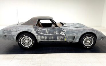 Unknown-Corvette-1974-Primer-Gray-Medium-Saddle-27