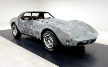 Unknown-Corvette-1974-Primer-Gray-Medium-Saddle-28