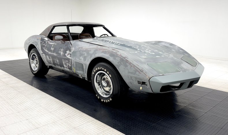 Unknown-Corvette-1974-Primer-Gray-Medium-Saddle-28