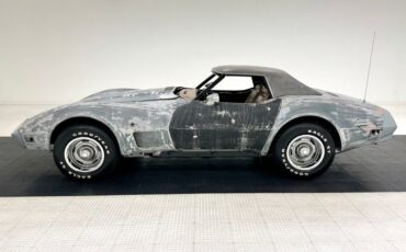 Unknown-Corvette-1974-Primer-Gray-Medium-Saddle-3