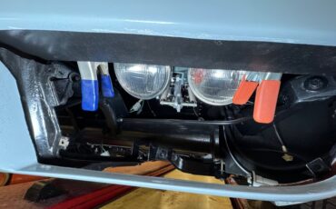 Unknown-Corvette-1974-Primer-Gray-Medium-Saddle-31