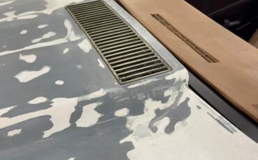 Unknown-Corvette-1974-Primer-Gray-Medium-Saddle-33