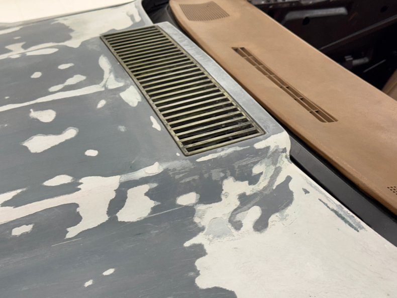 Unknown-Corvette-1974-Primer-Gray-Medium-Saddle-33