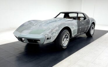 Unknown-Corvette-1974-Primer-Gray-Medium-Saddle