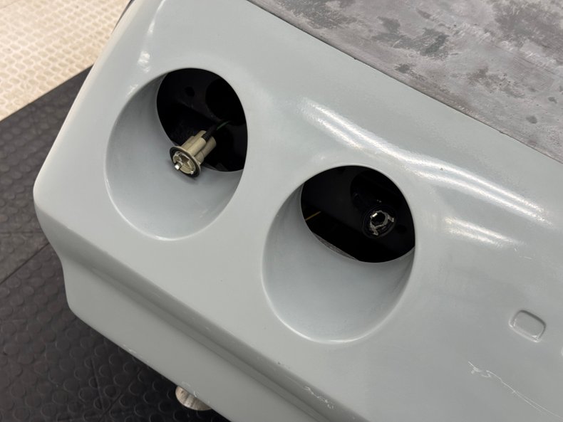 Unknown-Corvette-1974-Primer-Gray-Medium-Saddle-38