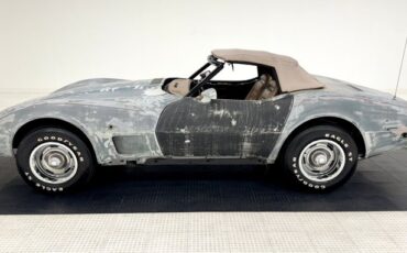 Unknown-Corvette-1974-Primer-Gray-Medium-Saddle-4
