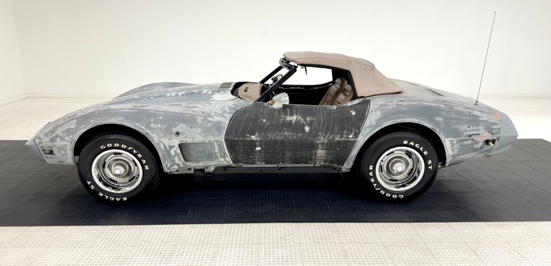Unknown-Corvette-1974-Primer-Gray-Medium-Saddle-4