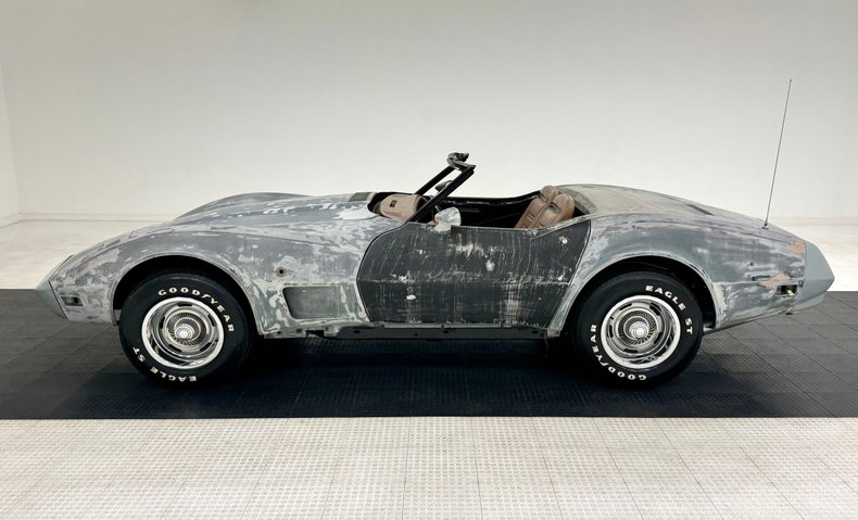 Unknown-Corvette-1974-Primer-Gray-Medium-Saddle-5