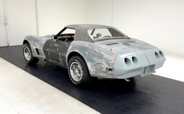Unknown-Corvette-1974-Primer-Gray-Medium-Saddle-6