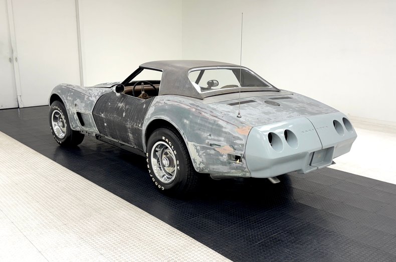 Unknown-Corvette-1974-Primer-Gray-Medium-Saddle-6