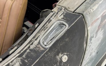 Unknown-Corvette-1974-Primer-Gray-Medium-Saddle-7