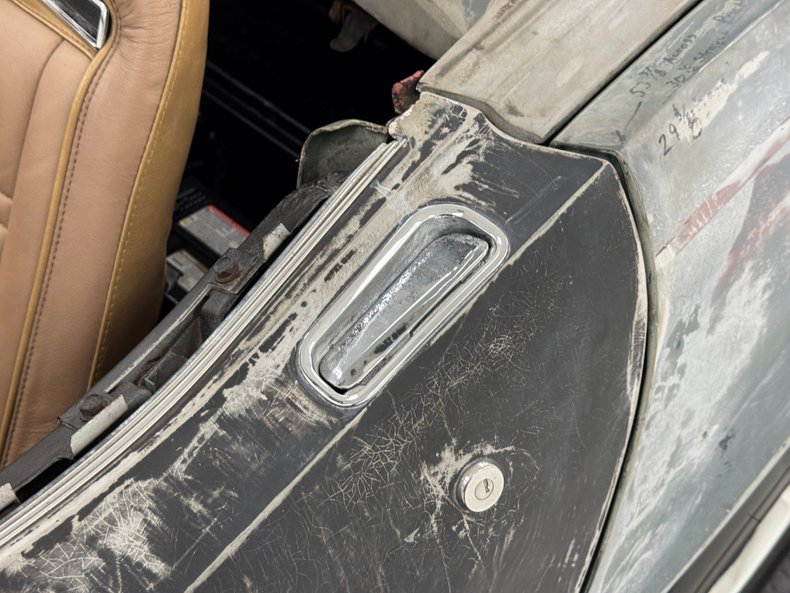 Unknown-Corvette-1974-Primer-Gray-Medium-Saddle-7