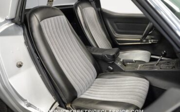 Unknown-Corvette-1974-Silver-Black-1