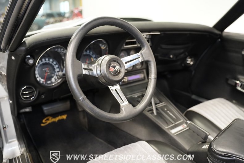 Unknown-Corvette-1974-Silver-Black-12