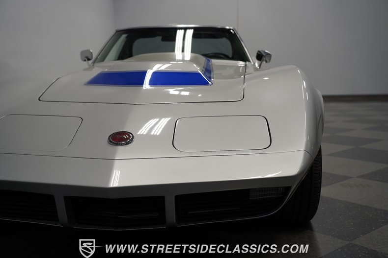 Unknown-Corvette-1974-Silver-Black-26