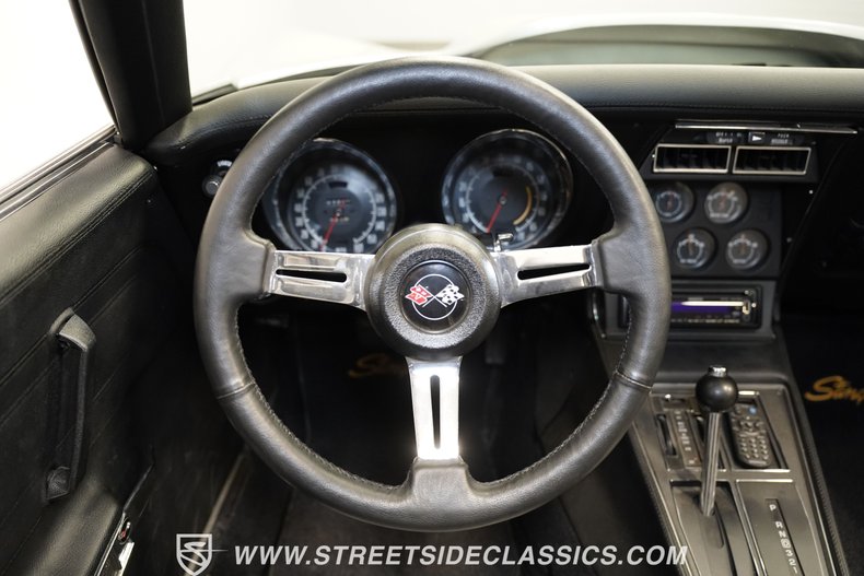 Unknown-Corvette-1974-Silver-Black-37