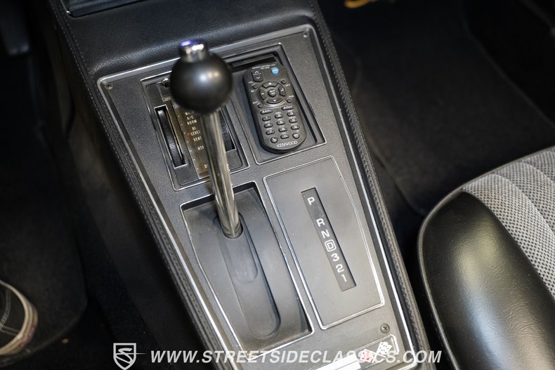 Unknown-Corvette-1974-Silver-Black-41