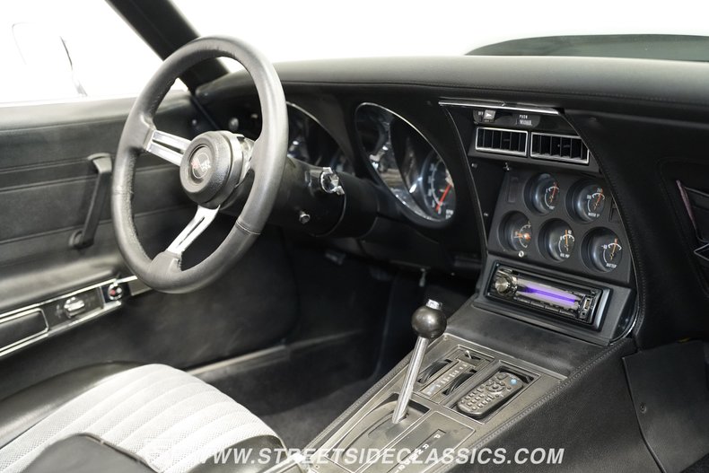 Unknown-Corvette-1974-Silver-Black-49