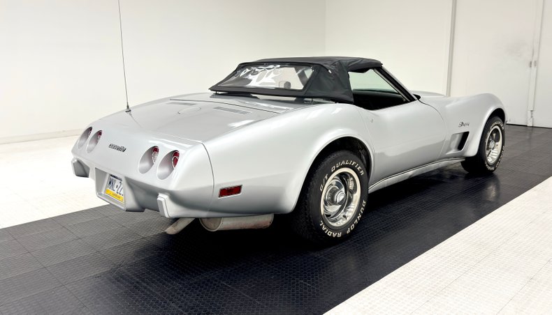 Unknown-Corvette-1974-Silver-Mist-Metallic-Silver-15