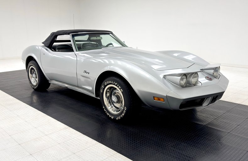 Unknown-Corvette-1974-Silver-Mist-Metallic-Silver-17