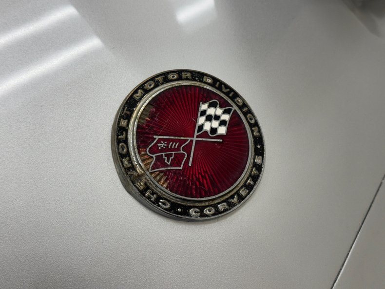 Unknown-Corvette-1974-Silver-Mist-Metallic-Silver-18