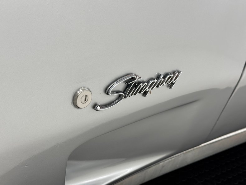 Unknown-Corvette-1974-Silver-Mist-Metallic-Silver-21