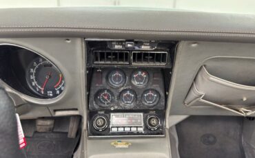 Unknown-Corvette-1974-Silver-Mist-Metallic-Silver-35