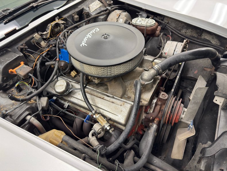 Unknown-Corvette-1974-Silver-Mist-Metallic-Silver-45