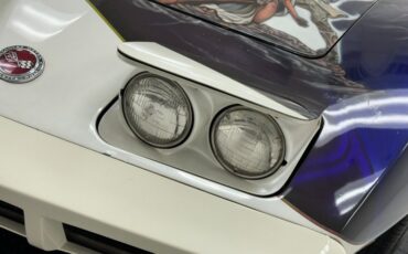 Unknown-Corvette-1974-White-Black-1